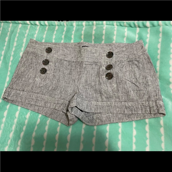 Express Women Sz 4 Casual Flat Front Button Sailor Shorts - Picture 1 of 3